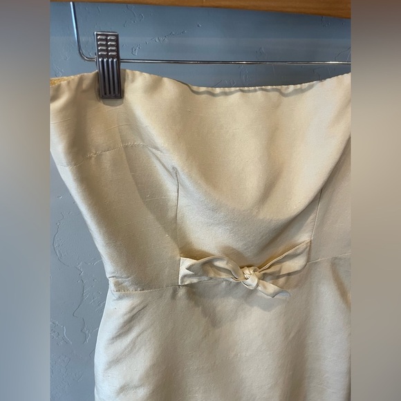 Women’s Lynn Lugo, buttercream raw silk a line strapless dress size 4 - Picture 3 of 8